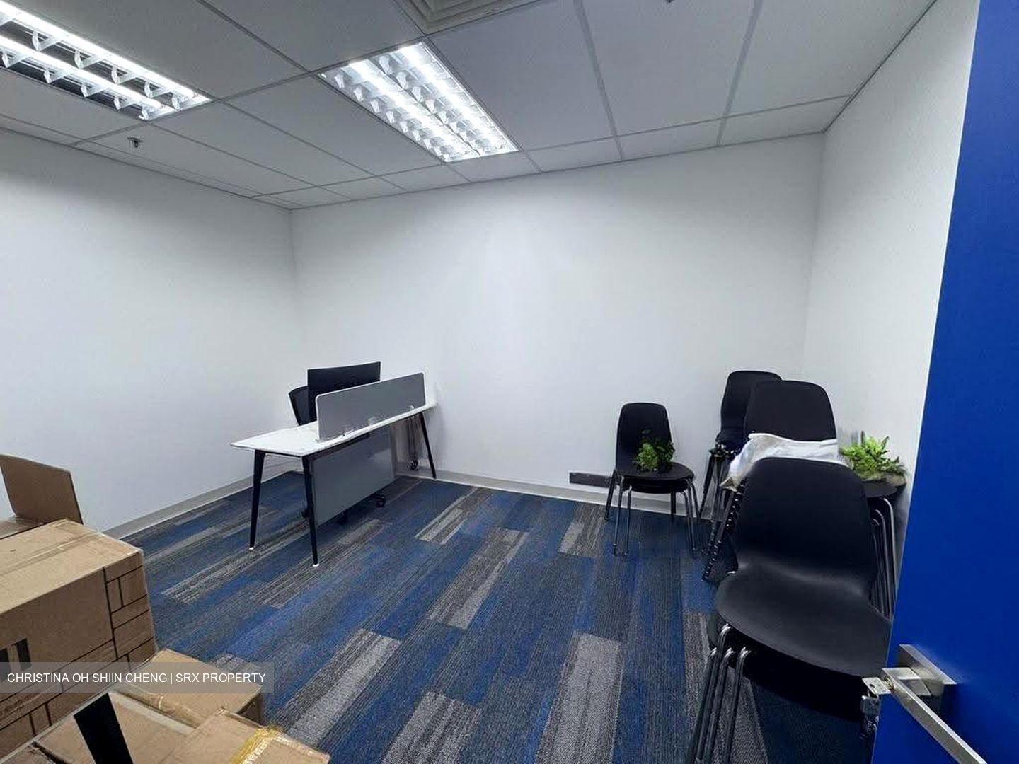 Moreton Logistics Centre (D5), Office #628916551